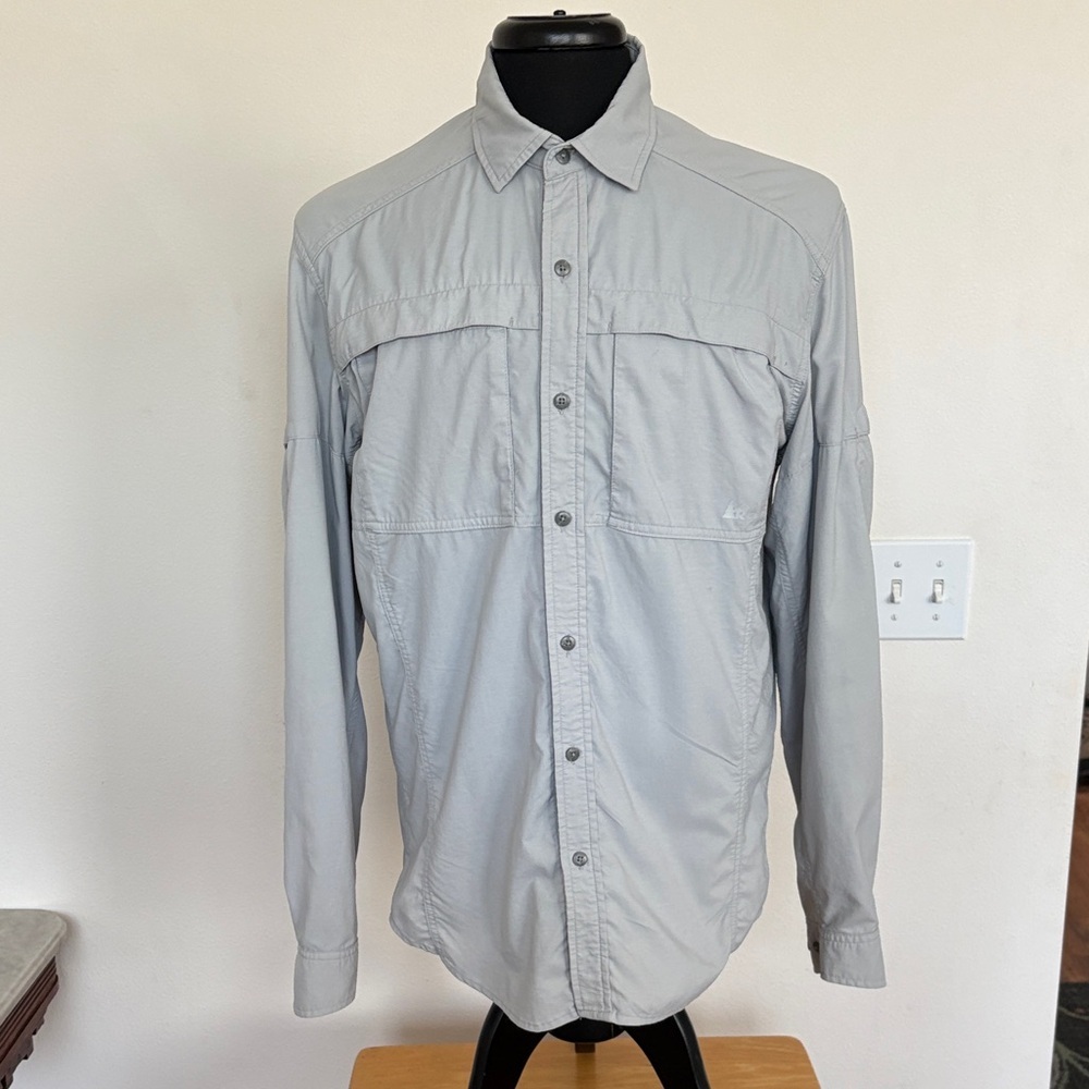 REI Light Gray Button-Up Shirt Size Medium